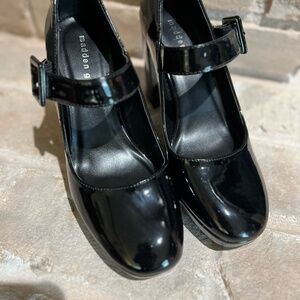 NWOB- Madden Girl Women's Ursulla Mary Jane Flat size 10